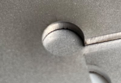 Verfärbung Blech nach Laserschneiden